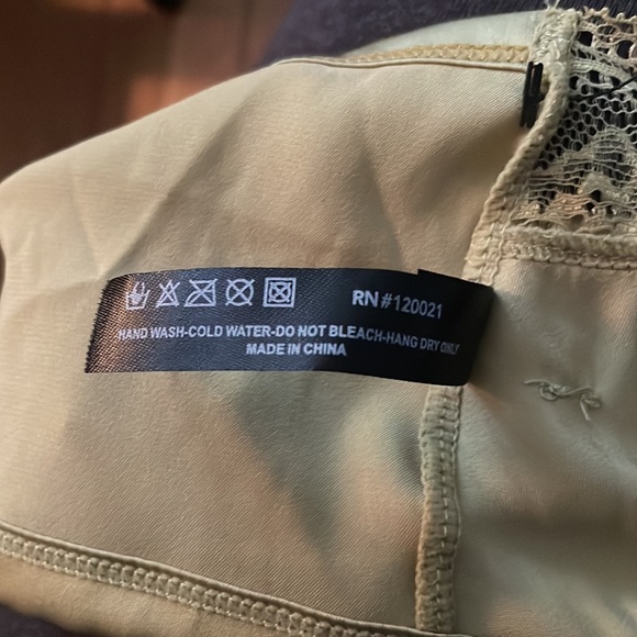 FashionNova Sage green 1X/2X PJ top set. Ties? Lace. Adjustable straps. NWT - Picture 4 of 8